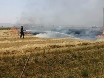 مهار آتش در کمربندی ۱۵خرداد شهرکرد