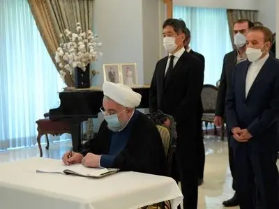 روحانی دفتر یادبود «شینزو آبه» را امضا کرد