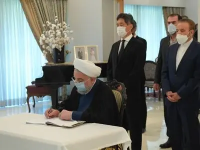 روحانی دفتر یادبود «شینزو آبه» را امضا کرد