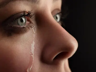 چند راهکار ساده برای کاهش ریزش اشک در فصل سرما