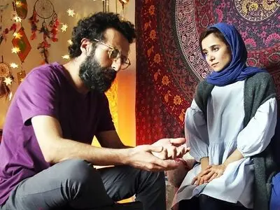 نگاهی به تجربه جدید کاوه صباغ‌زاده در فیلم «رمانتیسم عماد و طوبا» /ماسک فانتزی بر صورت روزمرگی