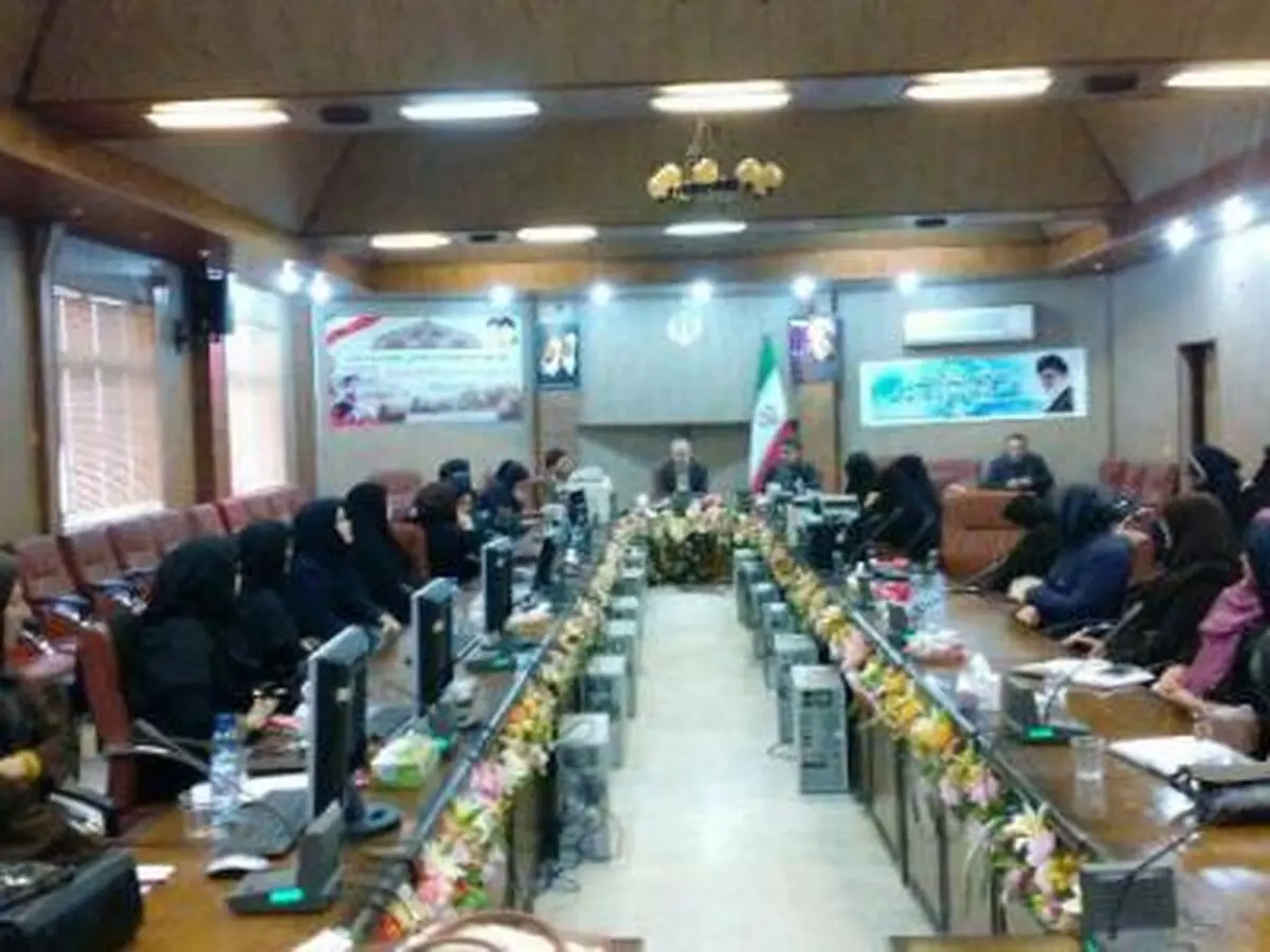 بانوان نه تنها در خانه بلکه باید در قبال نظام هم مسئولیت به خرج دهند 