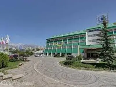 تعدیل نیرو در هتل لاله و آبدرمانی سرعین مطرح نیست/ مطالبات ۱۳۰ کارگر به زودی پرداخت می‌شود