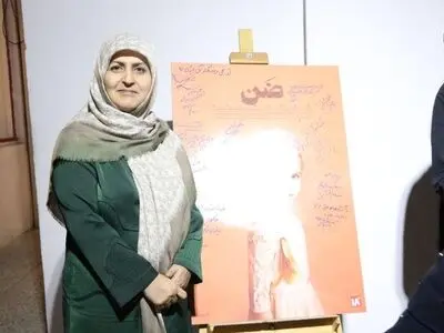 طیبه سیاوشی به تماشای نمایش «ضَن» نشست/ضرورت پرداخت تئاتر به مسائل زنان
