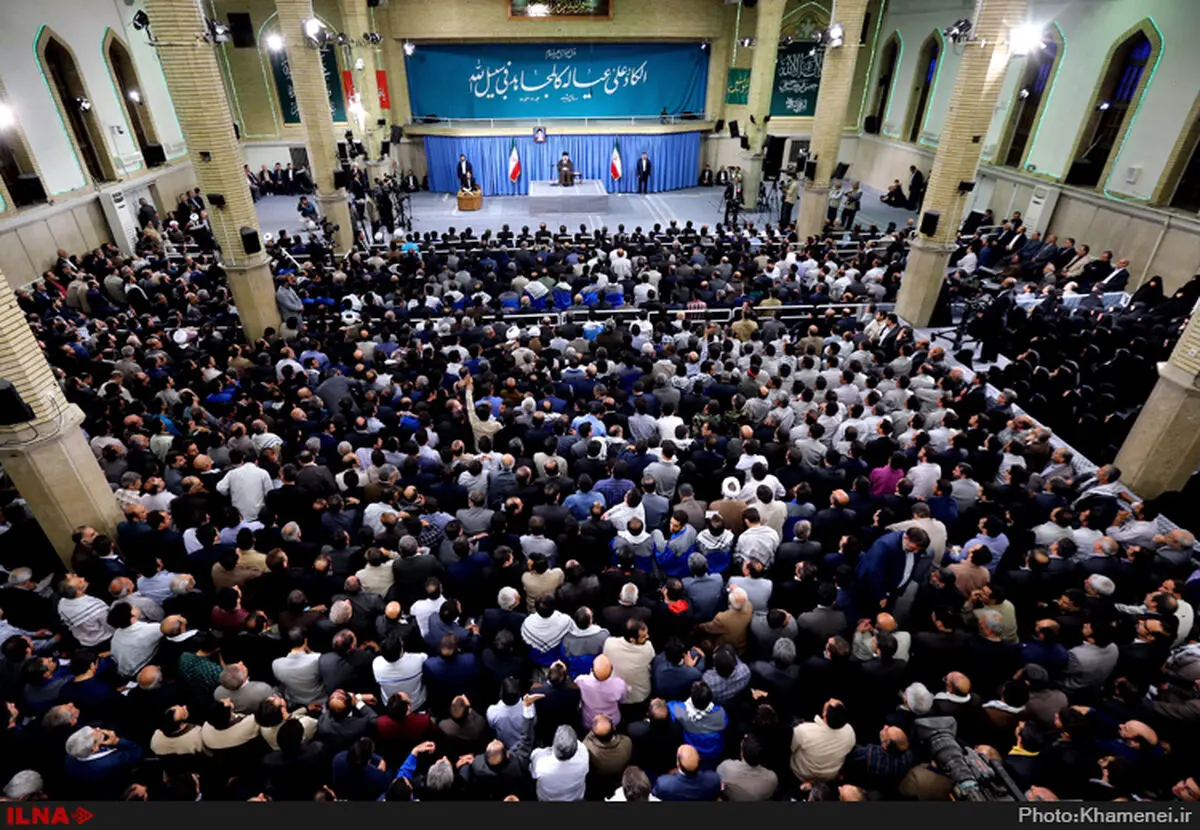 جمعی از کارگران سراسر کشور با رهبر انقلاب دیدار می‌کنند