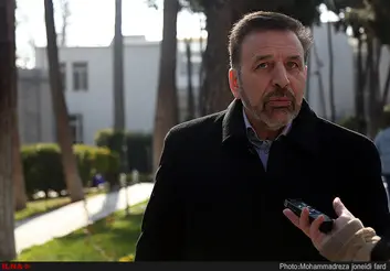 واعظی: قطاری که در حال حرکت باشد را سنگ می‌زنند/ گاهی باید پوست آدم کلفت باشد