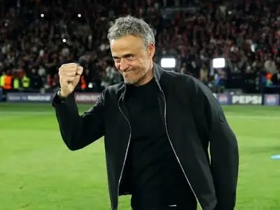 ویدئو: امضای انریکه برای هواداران در هوای 2 درجه منفی صفر