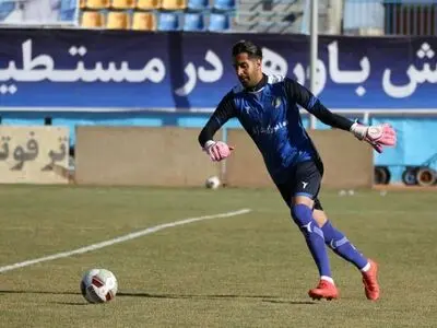 دروازه‌بان آرمان گهر به ملوان پیوست