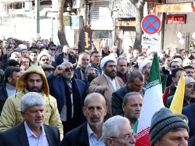 نمازگزاران تهرانی در راهپیمایی «جمعه نصر» شرکت کردند