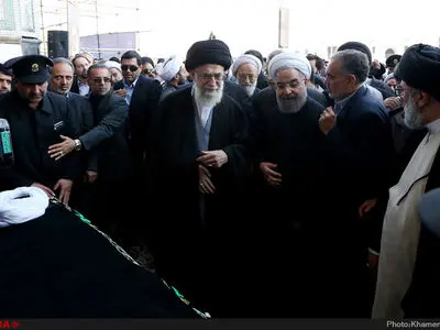 تشکر بیت مرحوم واعظ طبسی از رهبر انقلاب