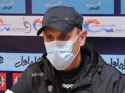 گل محمدی: امیدوارم ترابی در بازی فردا حاضر باشد/ بازیکنانم در شرایط سختی هستند