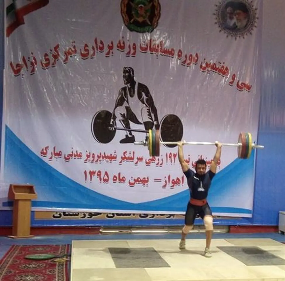 تیم پشتیبانی قرارگاه در سکوی نخست ایستاد
