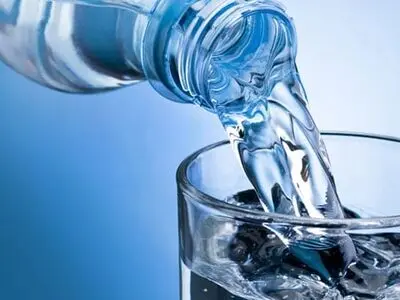 حکم نوشیدن آب در هنگام تشنگی شدید روزه دار چیست؟