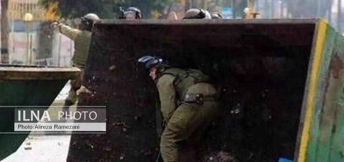 غیرت کودکان فلسطینی / مخفی شدن سرباز اسرائیلی در سطل زباله