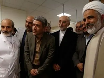 جمعی از وزرا و معاونین رئیس جمهور از رهبر انقلاب عیادت کردند
