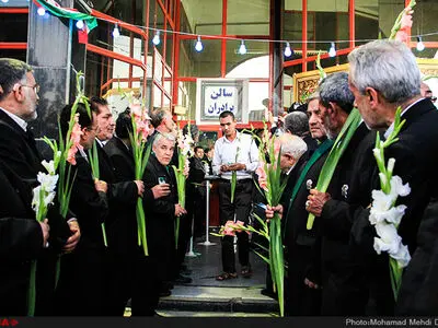 آزادی  زندانی جرایم غیرعمد به همت خادمان بارگاه ملکوتی حضرت ثامن‌الائمه(ع)