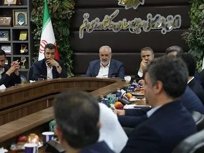با قیمت گذاری دستوری مخالف هستم / قیمت ارز نباید افزایش پیدا کند 