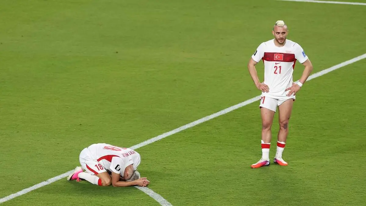 سرقت عجیب ساعت داور توسط زننده گل بازی