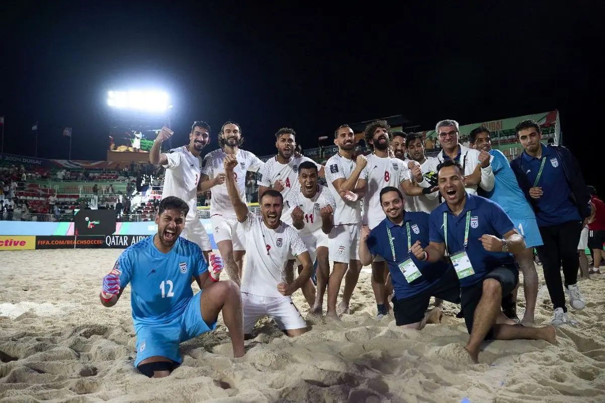 جام جهانی فوتبال ساحلی: ایران، مقابل آرژانتین قرمزپوش شد