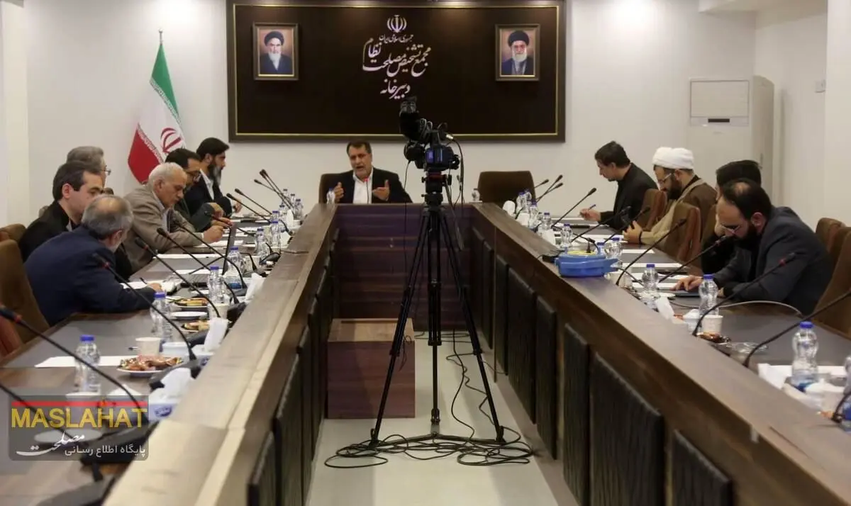 محدودکردن مقرره‌گذاری و نظارت سلسله‌مراتبی دو راهکار تحقق بند ۳ سیاست‌های کلی نظام قانون‌گذاری است 