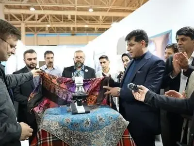 کوچک‌ترین انگشتر جهان اثر هنرمند آباده‌ای رونمایی شد