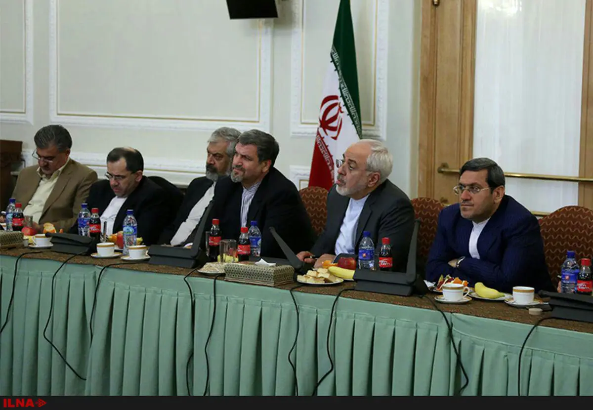 نشست هیات رییسه و اعضای فراکسیون دیپلماسی و منافع ملی با ظریف + تصاویر