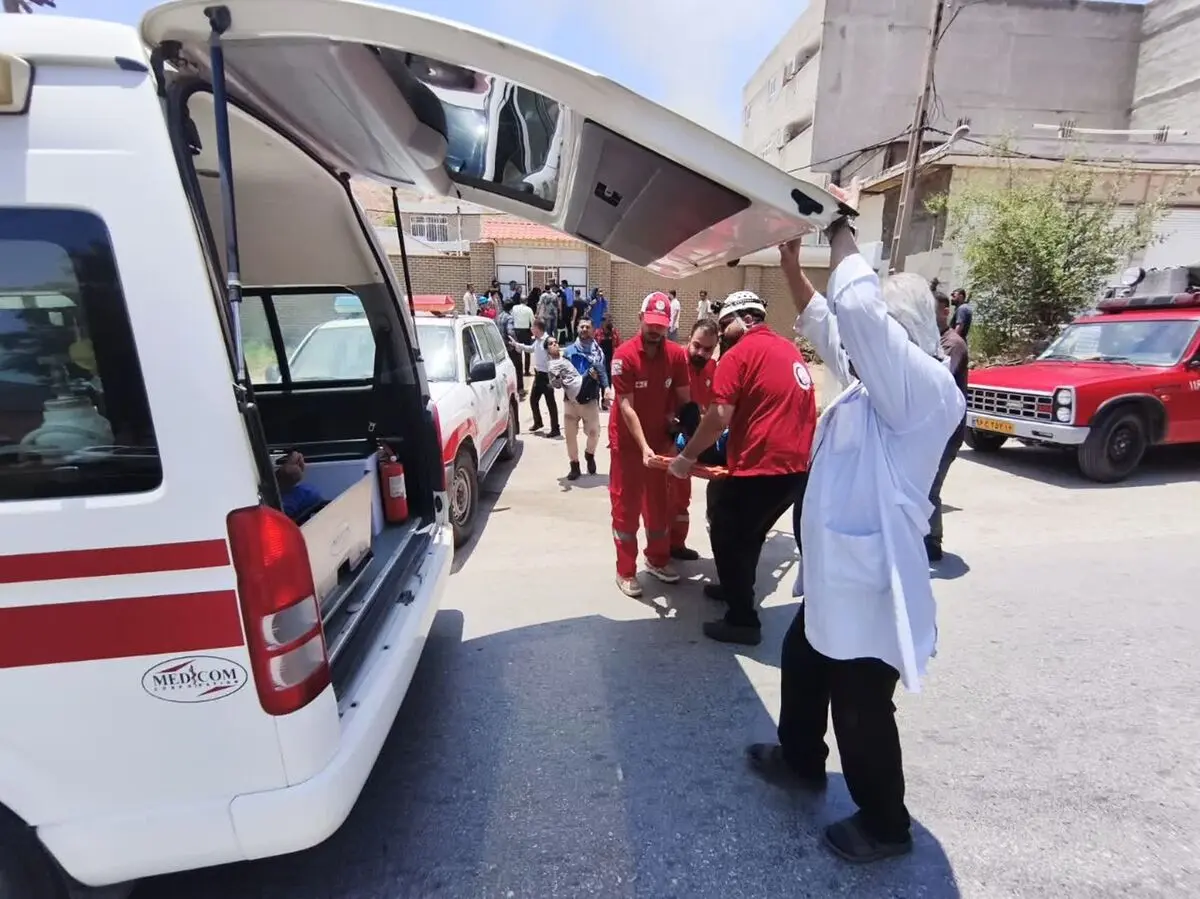 آتش‌سوزی در مرکز توانبخشی «امید» مسجدسلیمان؛ عملیات امداد و نجات هلال‌احمر در جریان است
