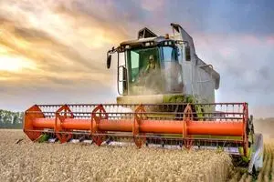 دریافت سوخت کمباین ها بر اساس میزان فعالیت در فارس