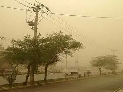 وزش شدید باد در تهران/ کاهش دید به دلیل گرد و خاک