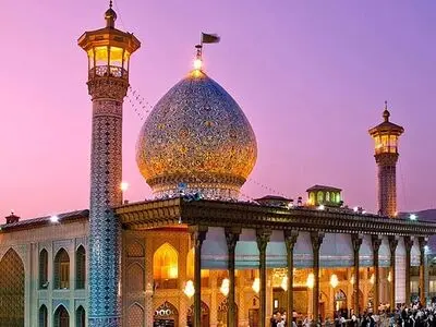 زیارت زنان از حرم شاهچراغ؛ ۹۷ سال قبل
