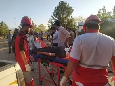 ۲ کشته و ۲۱ مصدوم در واژگونی وانت مزدا در هفت‌باغ کرمان