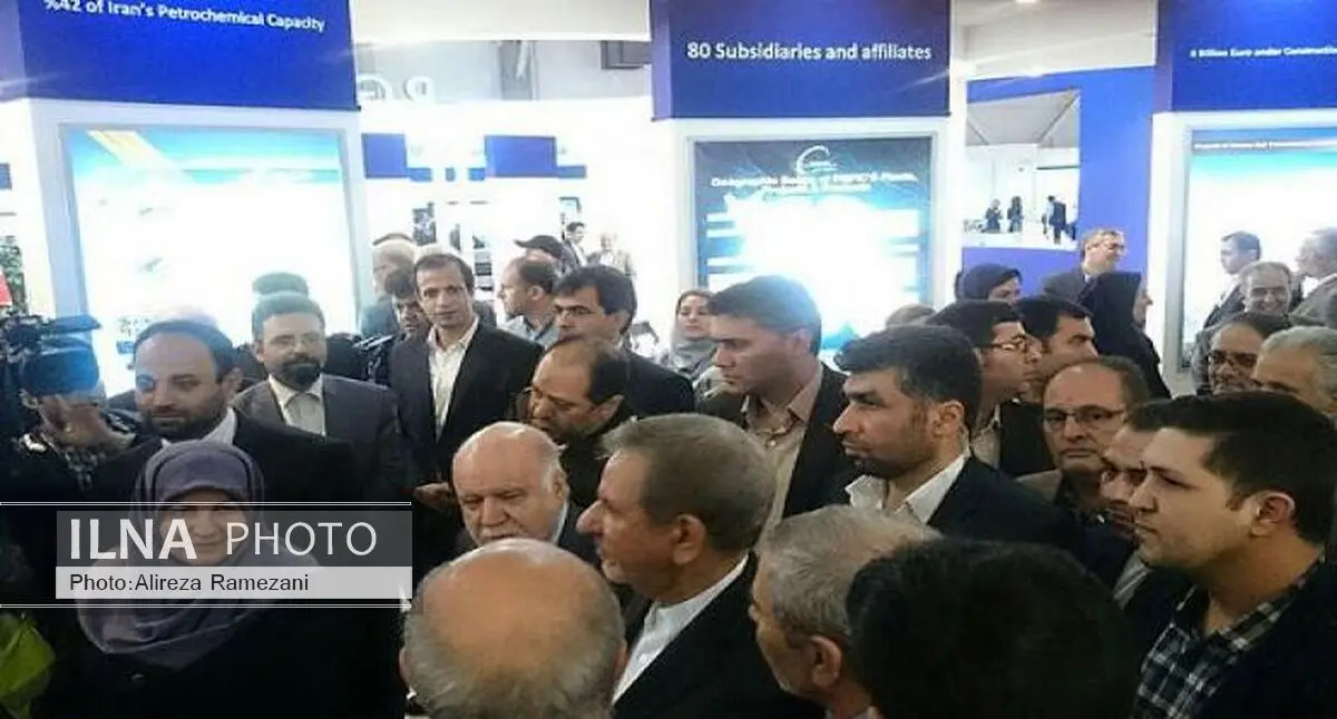 بازدید وزیر نفت و صنعت از غرفه سازمان بورس و اوراق بهادار و بورس کالا 