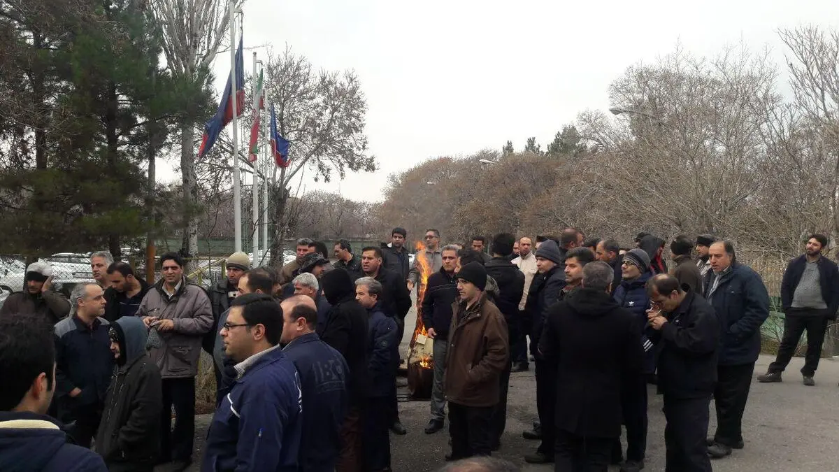 تجمع کارگران بلبرینگ‌سازی تبریز برای معوقات مزدی 
