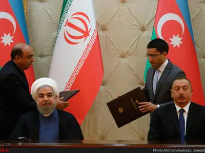 ایران وجمهوریة اذربیجان توقعان علی ست وثائق للتعاون المشترک