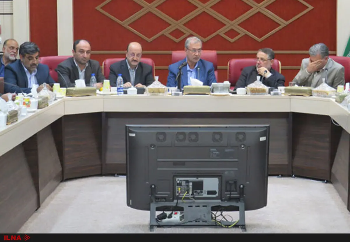 شرکت های بزرگ خود را واگذار می کنیم تا از بنگاه داری خارج شویم
