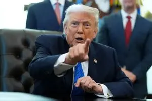 ترامپ دست از شهرهای دموکرات برداشت: «از خودتان محافظت کنید!»