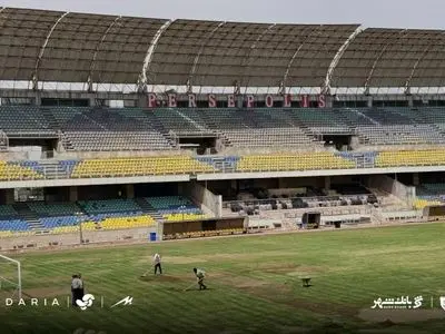 بازسازی مدرن چمن ورزشگاه شهید کاظمی