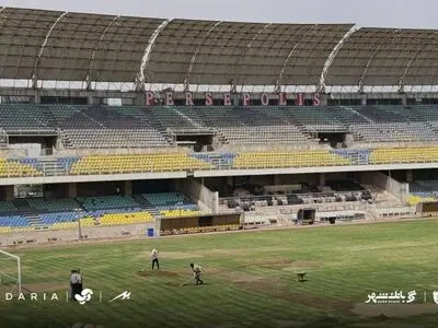 بازسازی مدرن چمن ورزشگاه شهید کاظمی