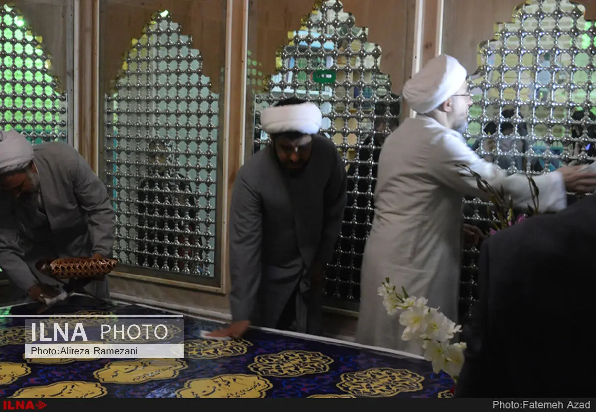 غبار روبی و عطرافشانی امامزاده موسی مبرقع ابن الجواد(ع) در قم