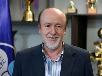 افشاگری‌های رضا افتخاری از زمان حضورش در استقلال؛ از ماجرای تیام تا امید ابراهیمی، جپاروف و خرید بازیکنان مصدوم
