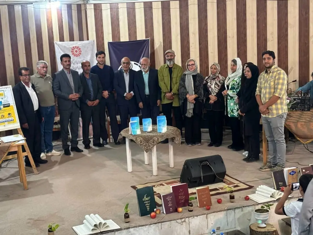 استقبال چشمگیر از جشن امضای کتاب «سومین پر سیمرغ»