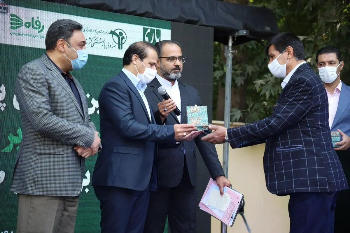 طرح یاری گامی در جهت کمک به معیشت بازنشستگان در شرایط سخت اقتصادی بود