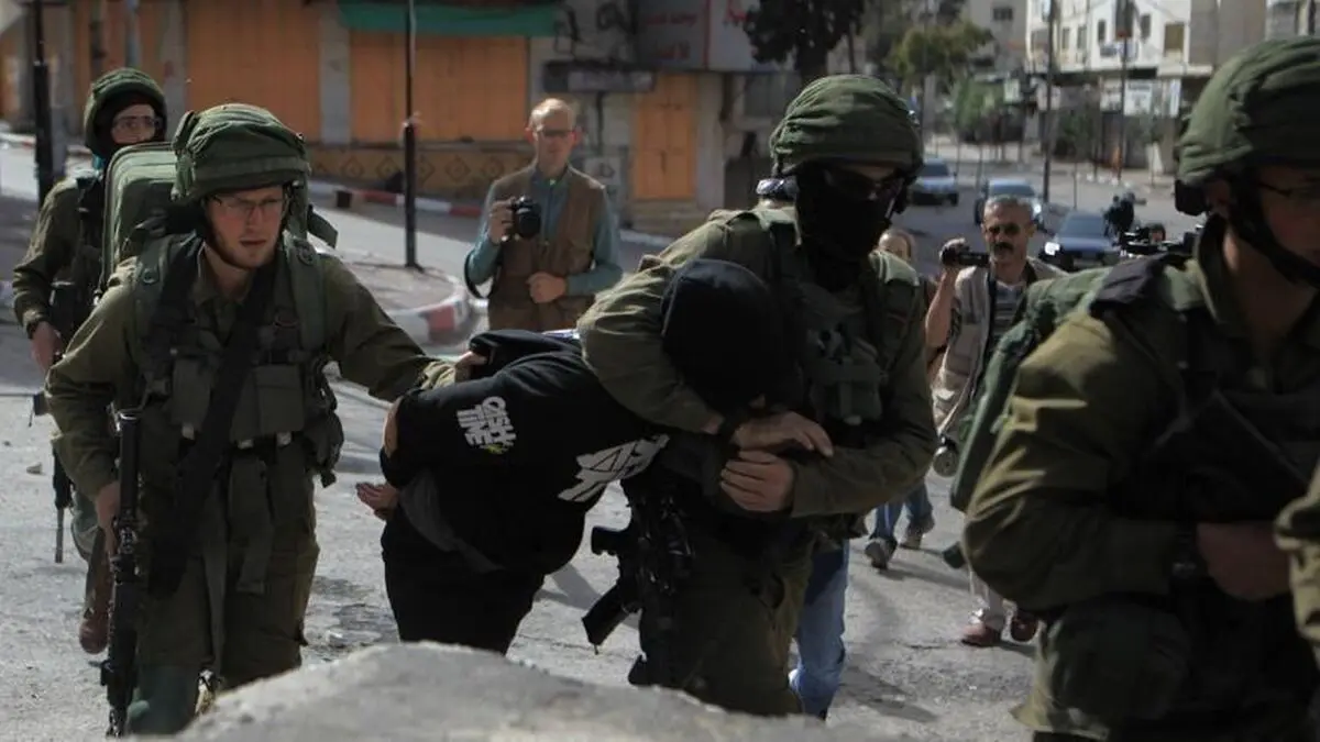 صهیونیست‌ها ۷ فلسطینی را در کرانه باختری اشغالی بازداشت کردند