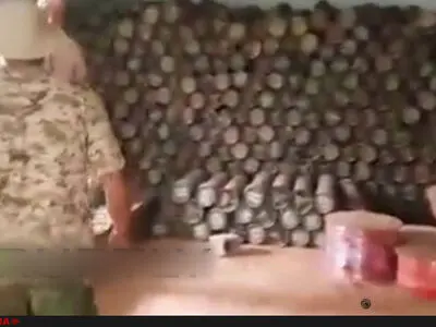 فیلم / کشف انبار مهمات داعش در لیبی