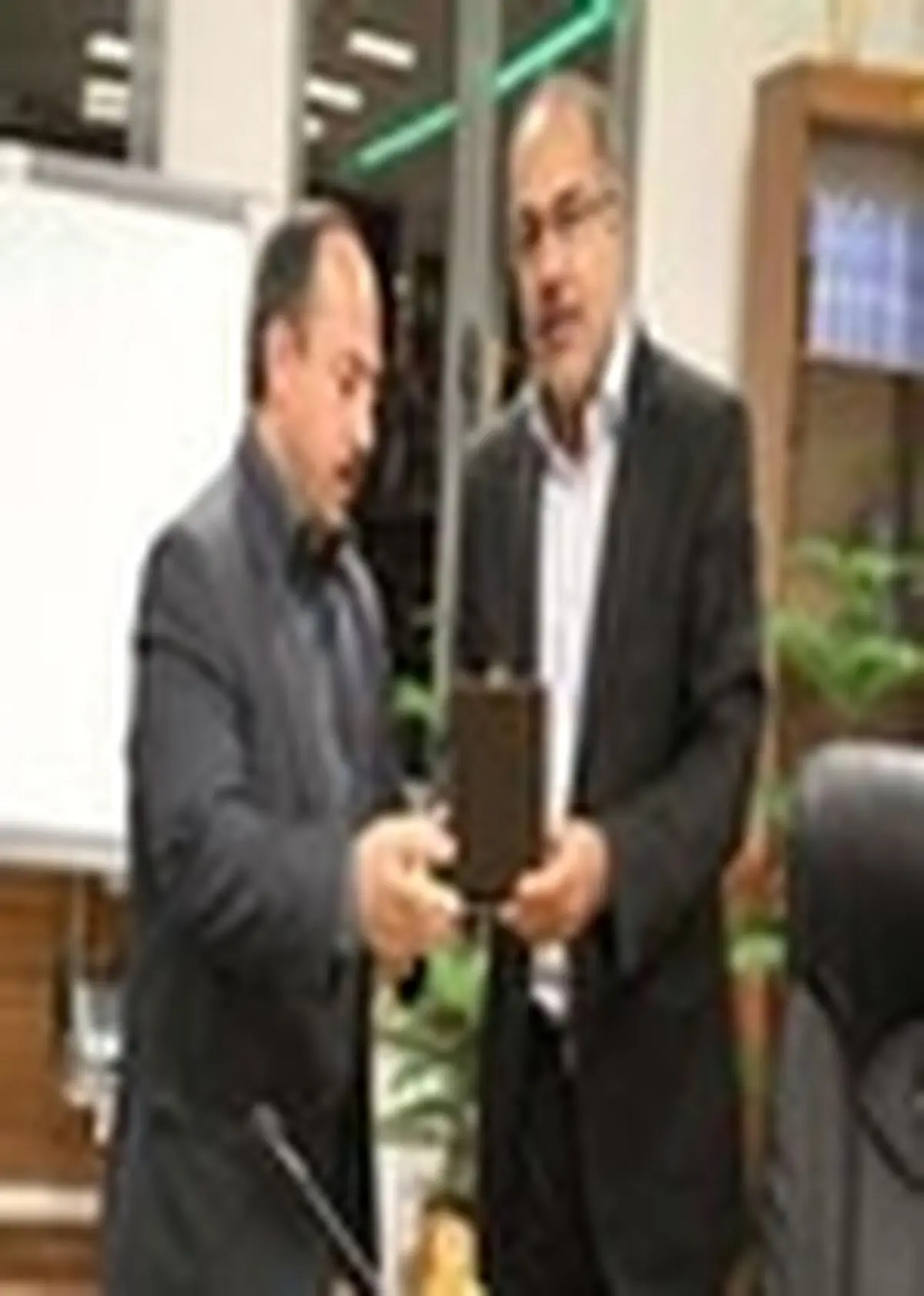 شهردار قزوین شهروند افتخاری تبریز شد