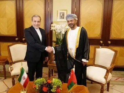 دیدار عراقچی با وزیر خارجه سلطنت عمان