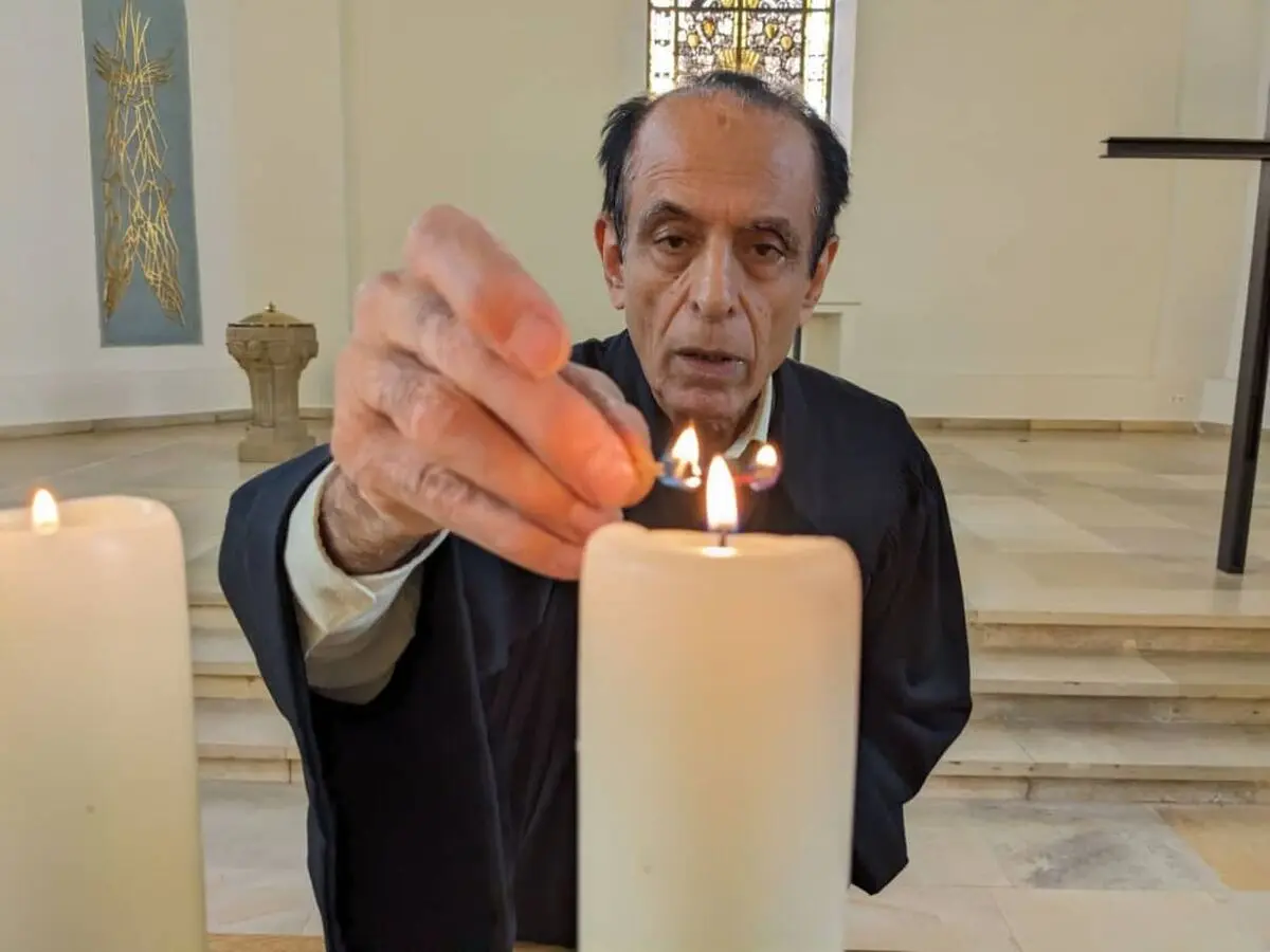 نمایش «زنی با عینک تیره» در آلمان اجرا شد