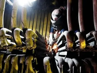 ساخت و تعویض لوله‌های واتروال در نیروگاه بندرعباس
