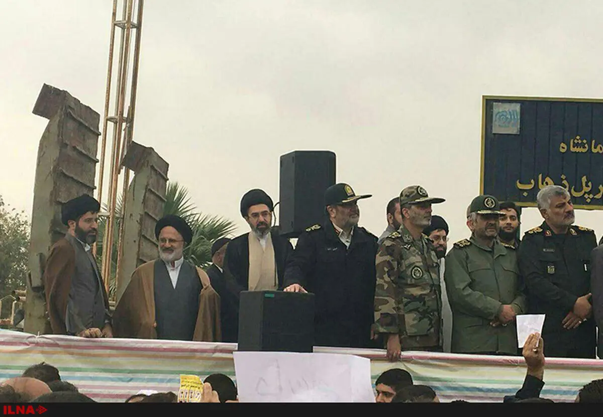 حضور فرزندان رهبر انقلاب در بازدید از مناطق زلزله‌زده + عکس