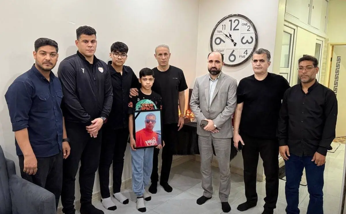 حضور یحیی گل محمدی در منزل بازیکن فقید فوتسال